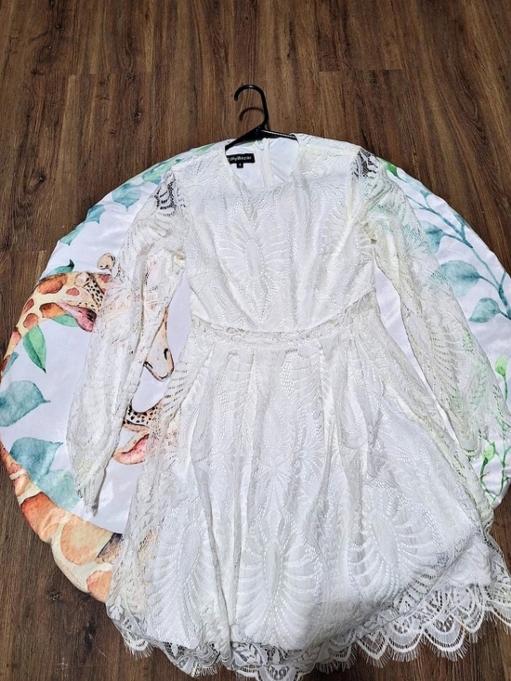 Elilly Bazaar White Lace Mini Dress Size Small Like New